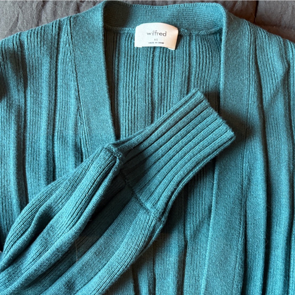 Aritzia WILFRID PLUGE TOP (NWT) - Picture 5 of 6
